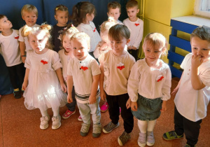 "Szkoła do hymnu" - Biedronki