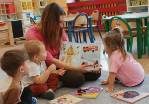 Biedronki poznają zawód strażaka