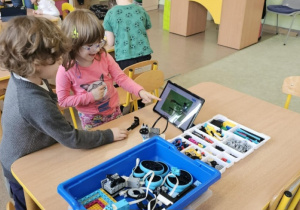 Robotyka u Stokrotek - Henryk i Wiktoria