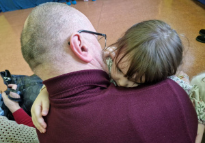 Julia E. z grupy "Biedronki" z Dziadkiem