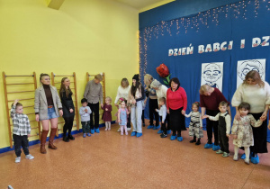 Uroczystość Dnia Babci i Dziadka - Biedronki