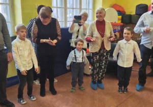 Uroczystość Dnia Babci i Dziadka w grupie "Stokrotki"