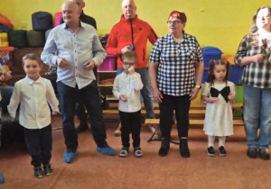 Stokrotki - Świętowanie Dnia Babci i Dziadka