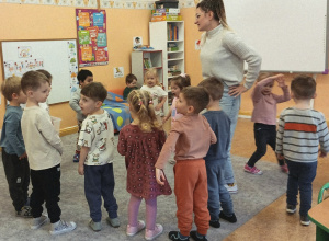 Przygotowywania do Dnia Babci i Dziadka u Biedronek