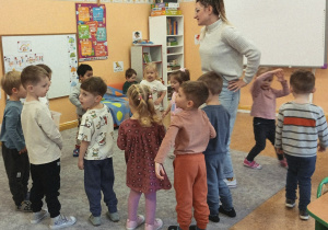 Przygotowywania do Dnia Babci i Dziadka u Biedronek