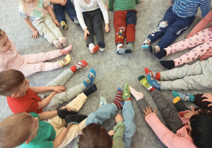 Dzień Kolorowej Skarpetki - grupa "Biedronki"