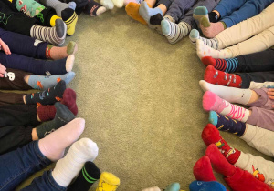 Dzień Kolorowej Skarpetki - grupa "Stokrotki"