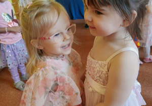 Bal Wiosny - Julia A. i Julia E., Biedronki