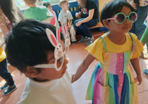 Bal Wiosny - Elijah i Shridatri, Biedronki