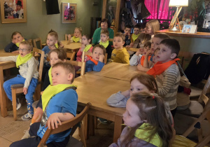 Dzieci w Baśniowej Kawiarence