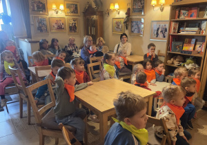 Dzieci w Baśniowej Kawiarence