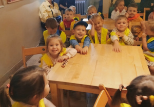 Dzieci w grupy "Biedronki" w Baśniowej Kawiarence